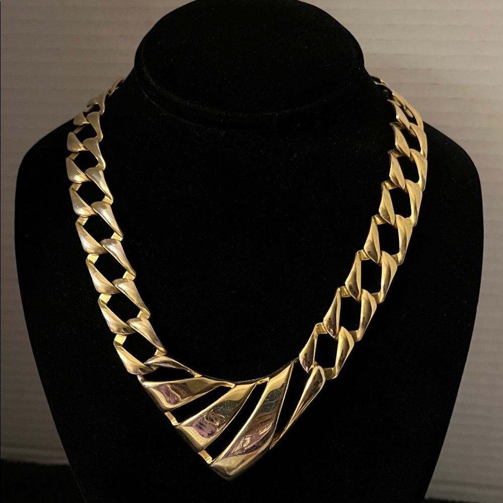 Elegant Bold Gold Chain Statement Necklace